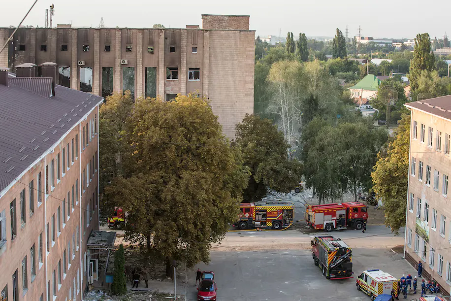 Вигляд Військового інституту телекомунікацій та інформаційних технологій після російського ракетного удару по Полтаві.